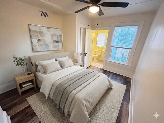 Building Photo - 2561 Rosselle St