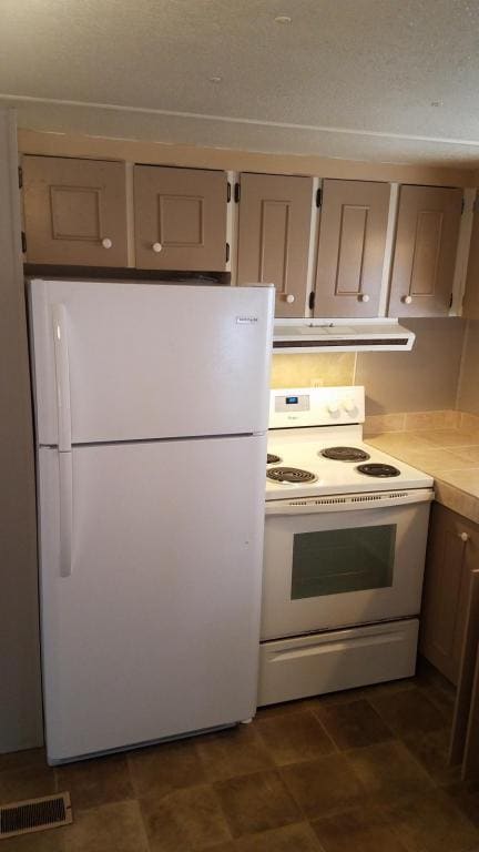 Building Photo - 510 8th St S