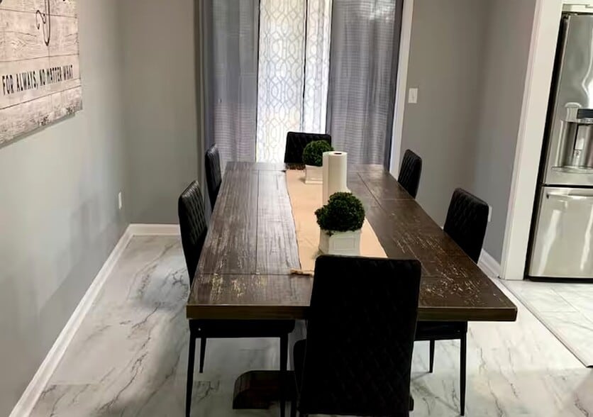 Building Photo - 8672 Prather Dr