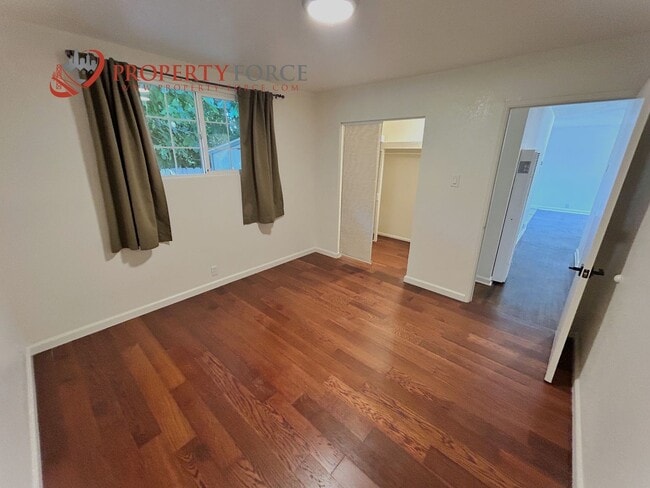 Building Photo - 2 Bedroom 1 Bath - Nicely Updated home wit...