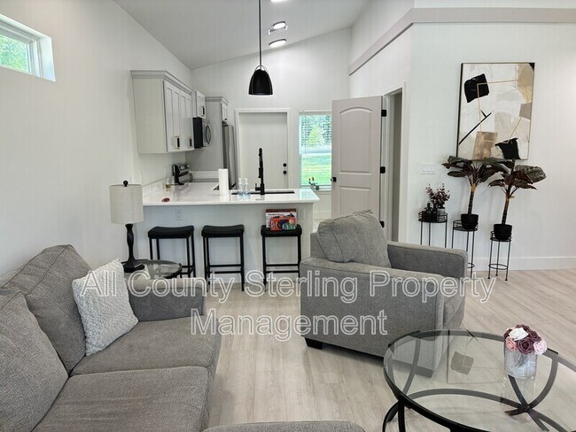 Building Photo - 10230 NE 72nd St