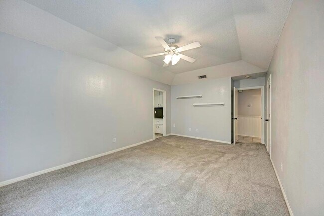 Building Photo - 103 Hutto St