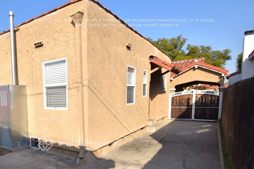 Building Photo - 1240 W 82nd St