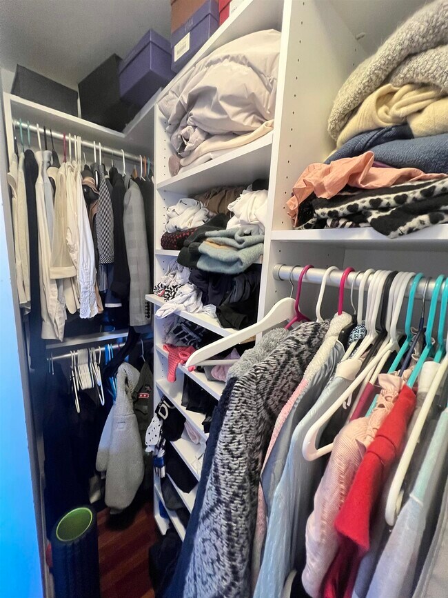 Building Photo - 700 1st St