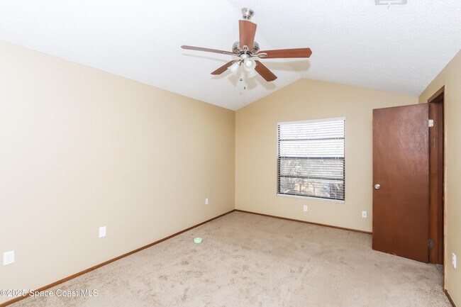 Building Photo - 1616 Clover Cir