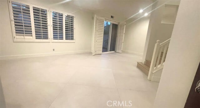 Building Photo - 449 Ridgeway