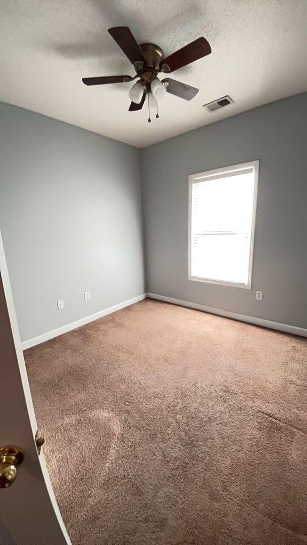 Building Photo - Beautiful unfurnished 2 bedroom/2 bath condo in Heatherstone at Berkshire