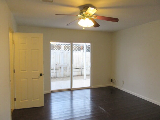 Building Photo - 54865 Avenida Vallejo