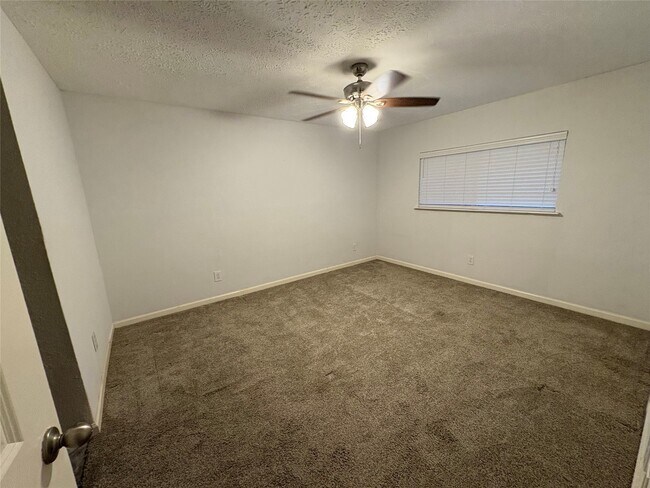 Building Photo - 1307 Silver Morning Dr