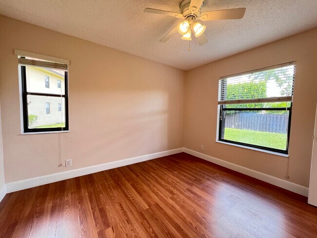 Building Photo - 21890 Lake Forest Cir