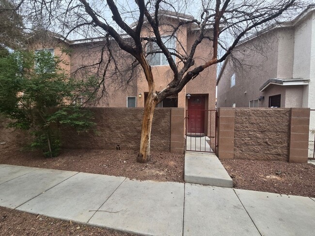 Building Photo - Lock in $1795 Off your third month rent - 3 Bedroom Home near North Las Vegas