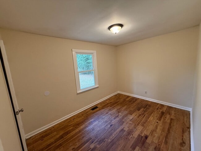 Building Photo - 37 Burnham Rd