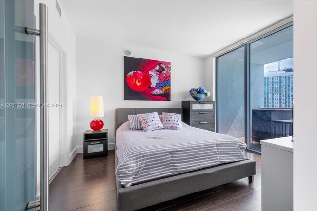 Building Photo - 90 SW 3rd St