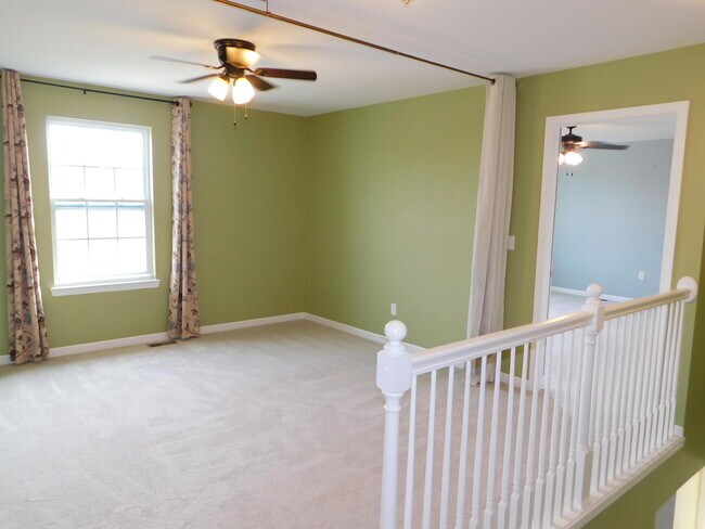 Building Photo - 4251 Lilac Ln