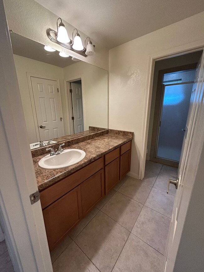 Building Photo - Medical Center Condo!
