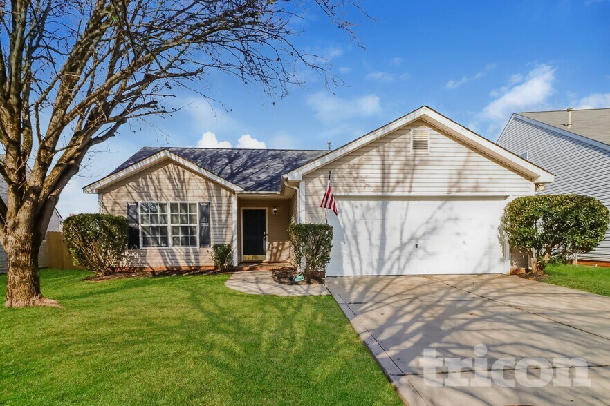 Primary Photo - 919 Lakehill Rd