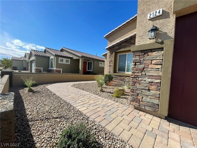 Building Photo - 2124 Del Aqua Ave