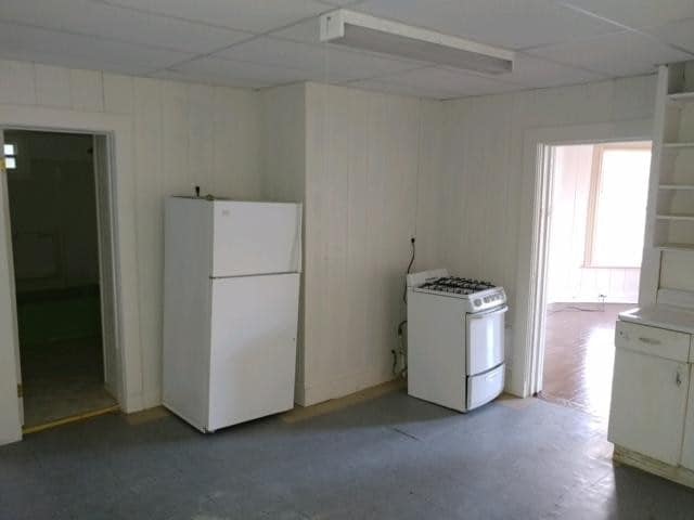 Building Photo - 513-513 Wetmore St