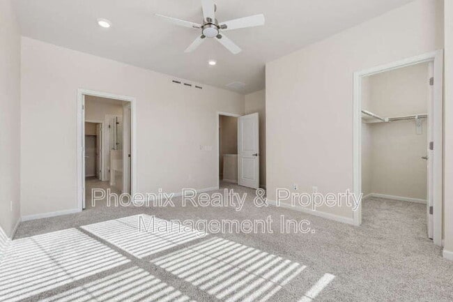 Building Photo - 192 Ambrose St