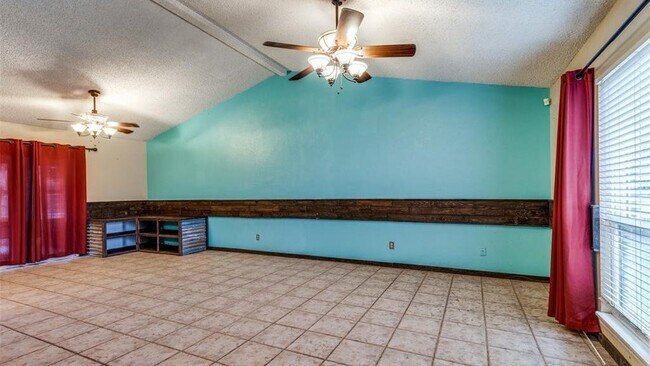 Building Photo - 710 Bowie St