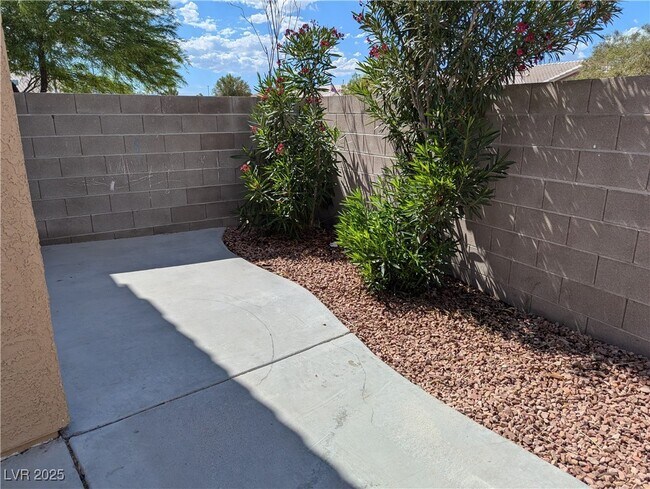 Building Photo - 5308 Wild Orchid St