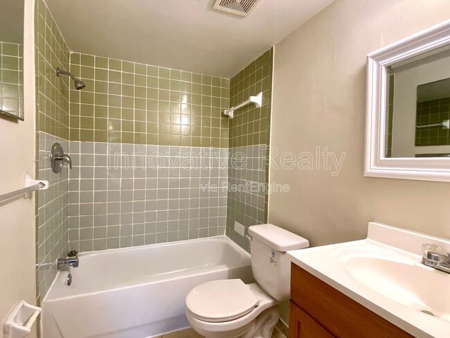 Building Photo - 5119 Curry Ford Rd