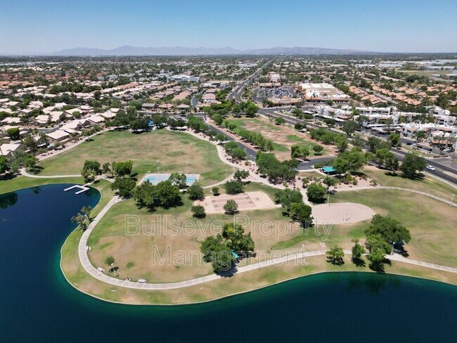 Building Photo - 809 S Lagoon Dr