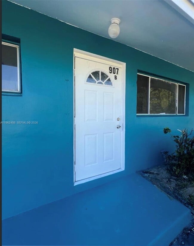 Building Photo - 907 N 20th St