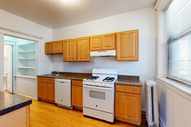 Floorplan - 5335-5337 S. Woodlawn Avenue