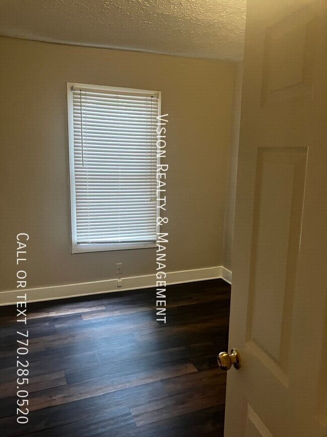 Building Photo - 3284 Stillwood Dr