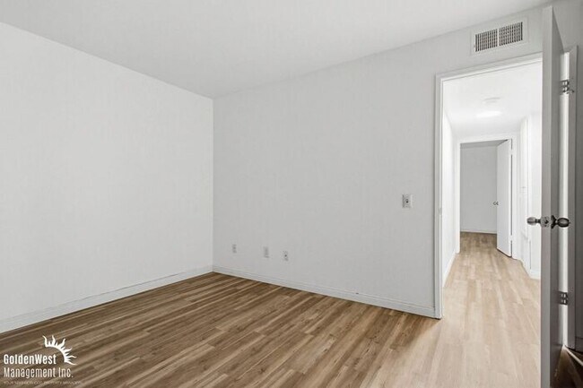 Building Photo - Charming 2Bdm 2Ba Condo in a Gated Community in Rancho Bernardo!