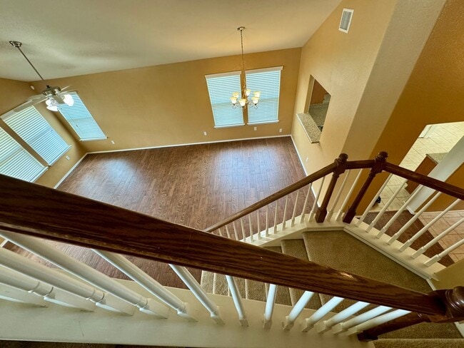 Building Photo - 5207 Bridgewood Dr