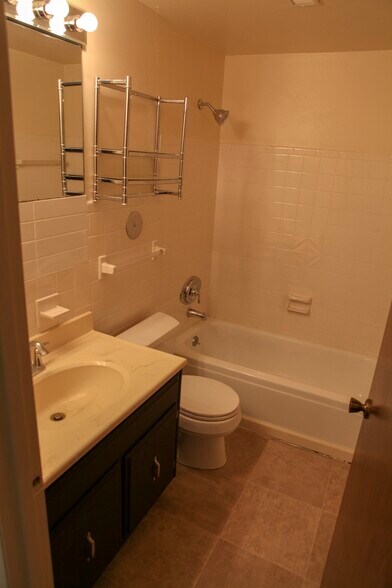 Building Photo - 5171 Green Trace Ln