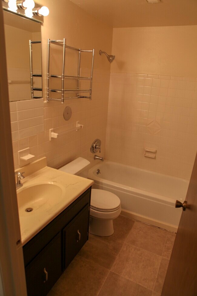 Building Photo - 5171 Green Trace Ln