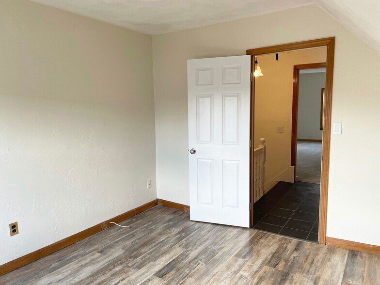 Bedroom 5/Office - 27 Webster Pl