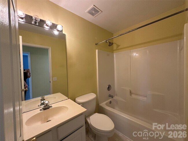 Building Photo - 6954 Beverly Springs Dr