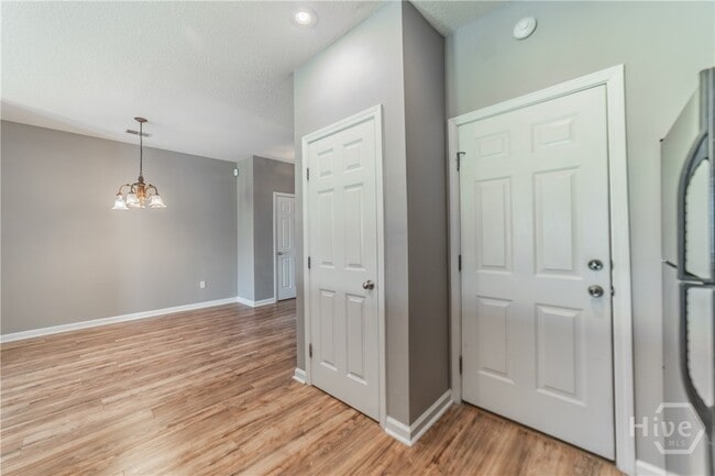 Building Photo - 580 Canyon Oak Loop
