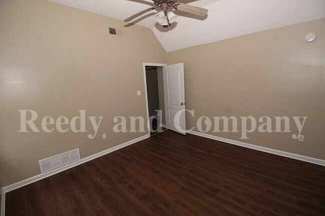 Building Photo - 6077 Wills Way Cir S
