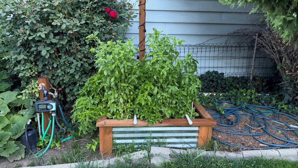 Building Photo - 2659 Brinker Ave