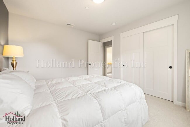 Building Photo - 12723 SW Willow Point Ln