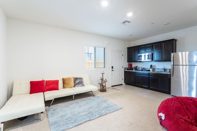 Building Photo - Charming 1BR Suite in Rancho Cordova