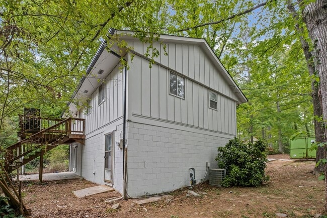 Building Photo - 3100 Fern Valley Dr SW