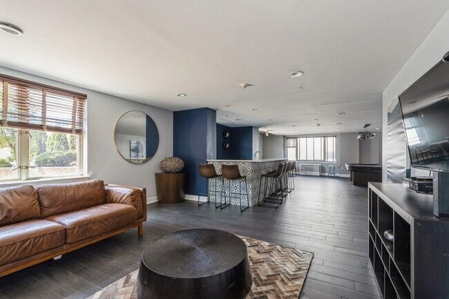 Building Photo - 3312 Hudson Ave