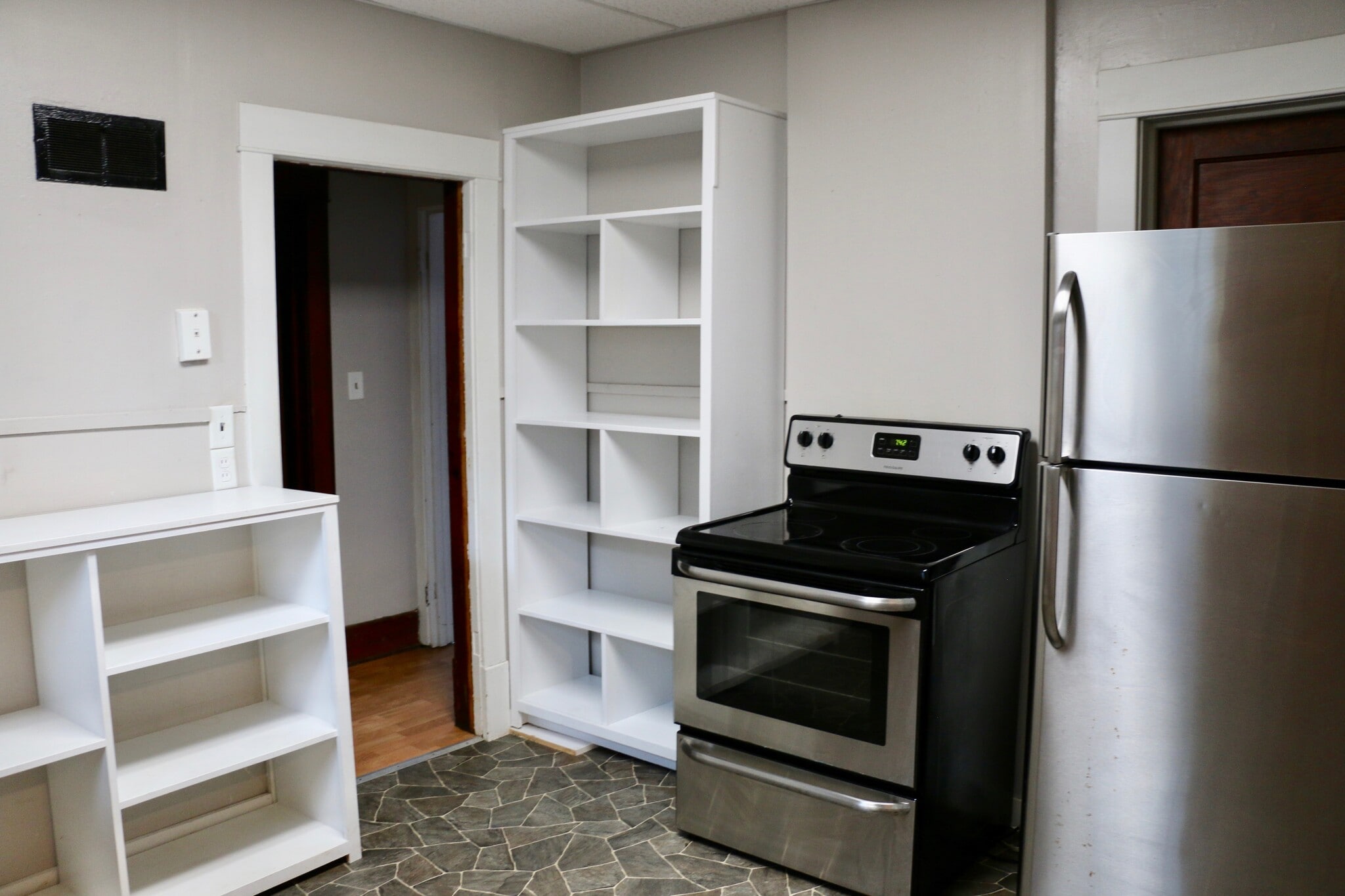 Kitchen (Main Level) - 429 Warren St