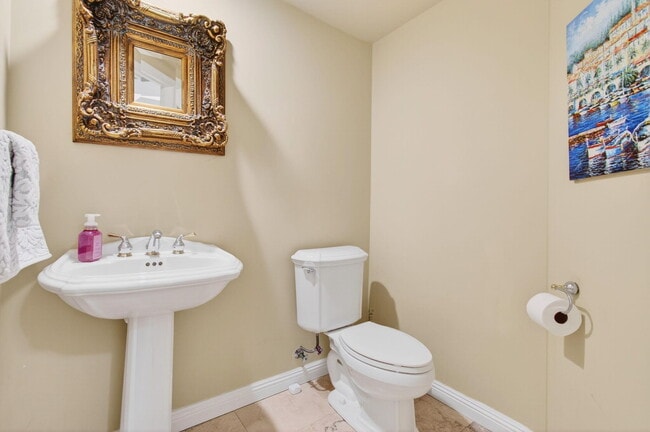 Building Photo - 3700 S Ocean Blvd