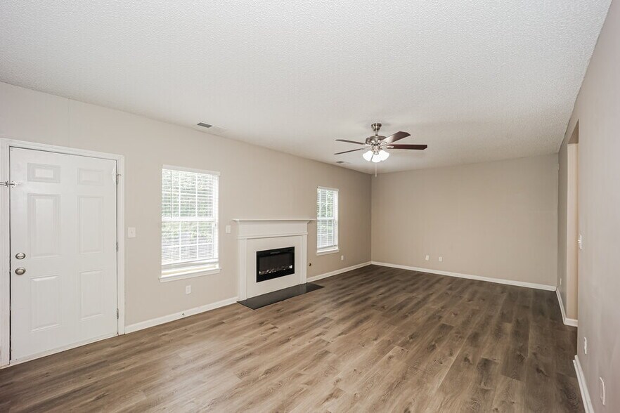 Building Photo - 426 Pecan Wood Cir