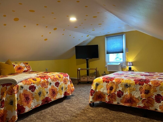 Building Photo - Corporate House 3BR 2 Bath