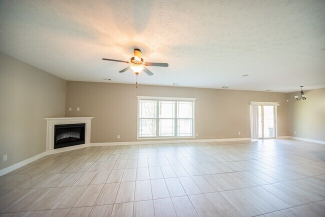Building Photo - 8217 Lantern Ct