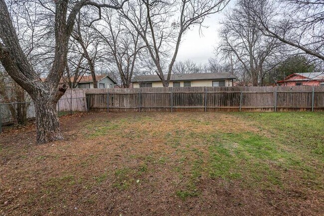 Building Photo - 507 Adams Ave