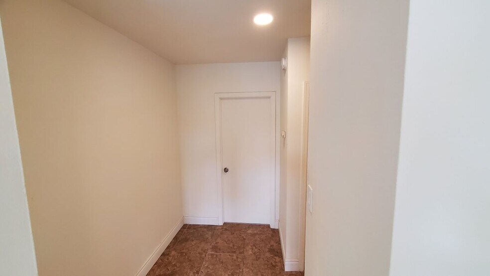 Building Photo - 5333 Hyde St